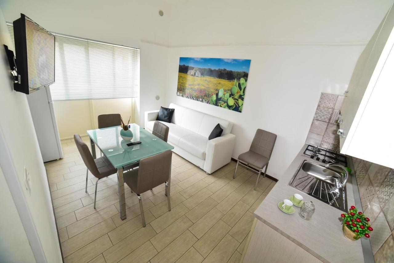 Case Vacanza Via Mozart Porto Cesareo Exterior foto