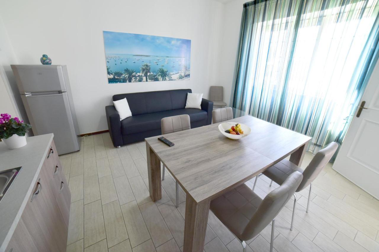 Case Vacanza Via Mozart Porto Cesareo Exterior foto